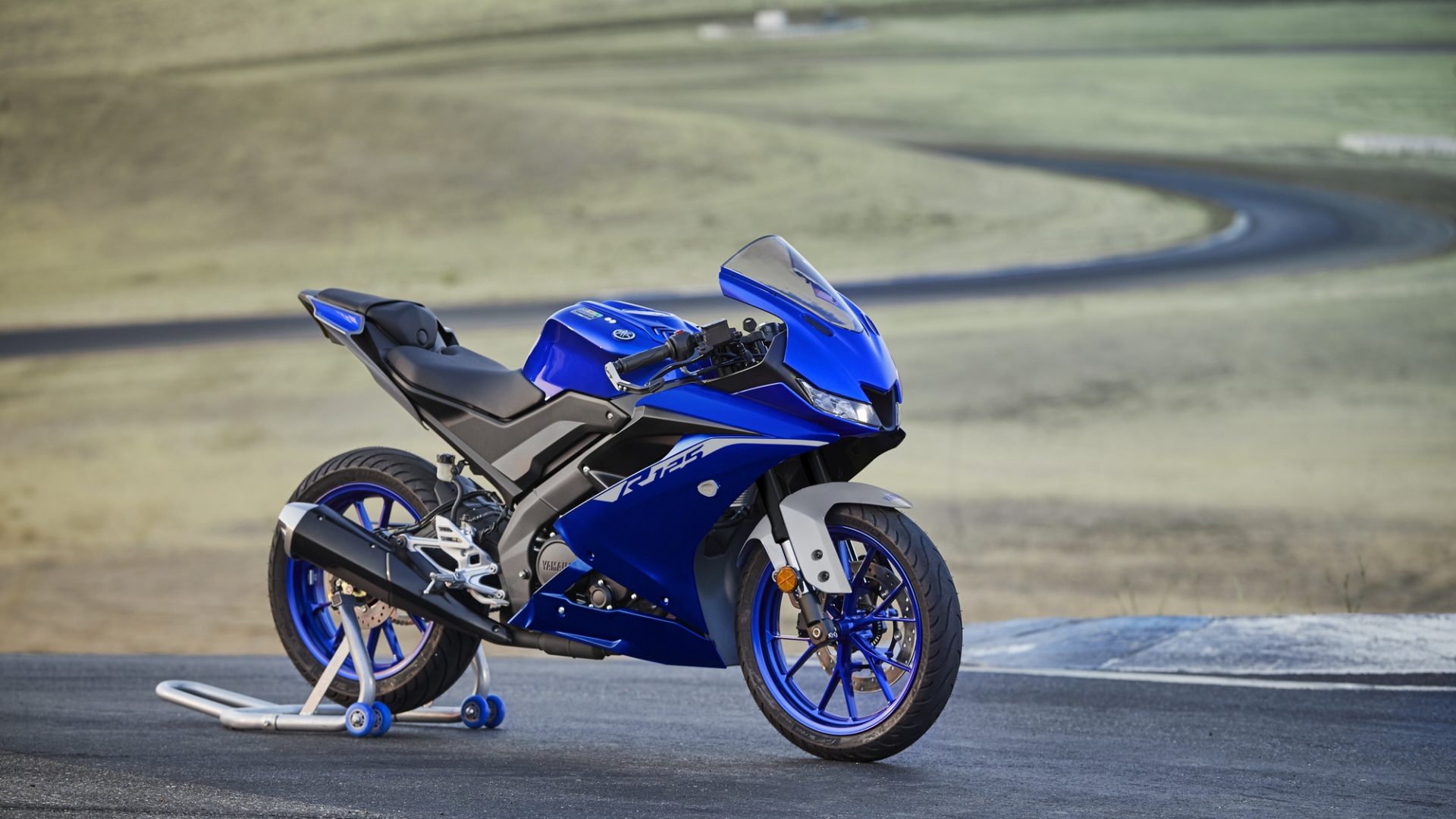 Yamaha YZFR125 Motocentrum Hradec Králové