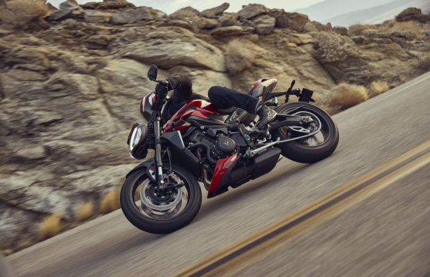 Skladové Triumph Street Triple RS nyní o 25 000 Kč levněji!