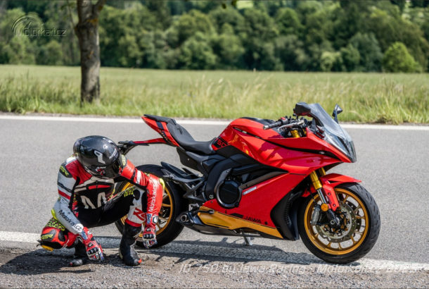 Podvozek pro zatáčkové radosti