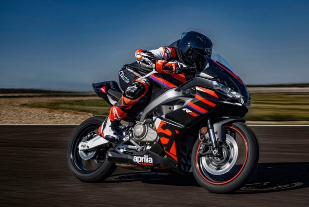 Podvozek, který nastavuje laťku