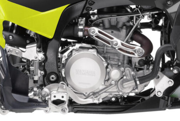 Povznesení závodění na čtyřkolkách na novou, vyšší úroveň.