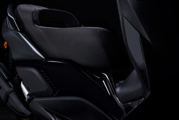 Ergonomický tvar sedla se snadným přístupem