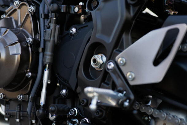 QSS, tempomat, antihoppingová spojka (A&S)