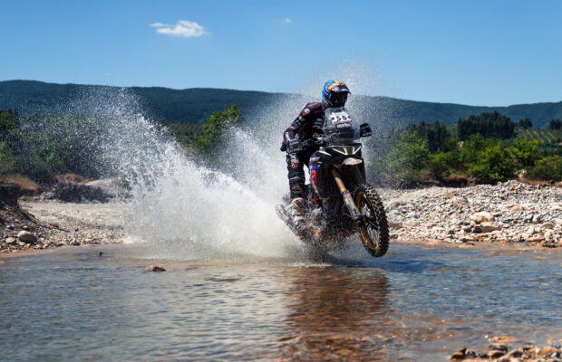 Aprilia Tuareg 660 slaví historické vítězství na Hellas Rally Raid 2025