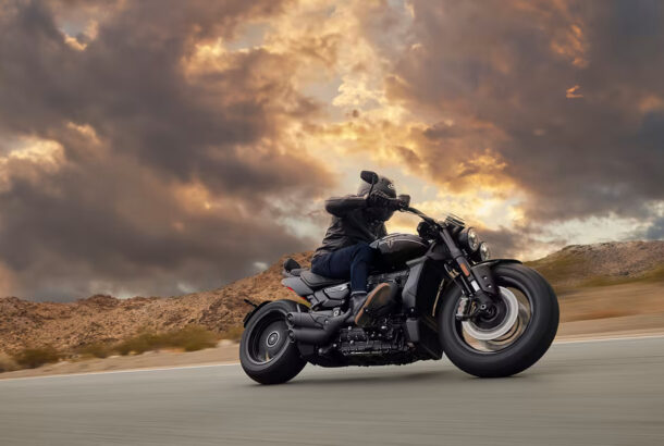 PLNĚ PŘIZPŮSOBITELNÝ