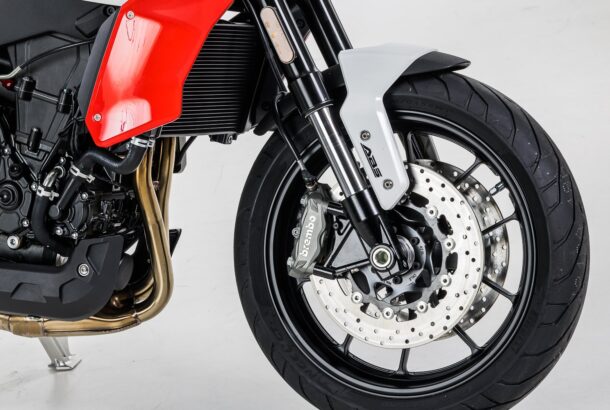 Podvozek, brzdy a kola