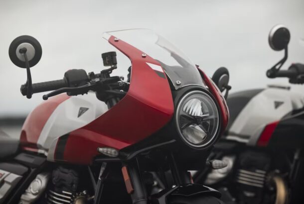 Polokapotáž a clip-ony, správná café racer atmosféra