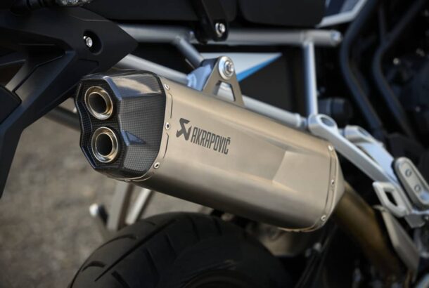 Koncovka výfuku Akrapovič